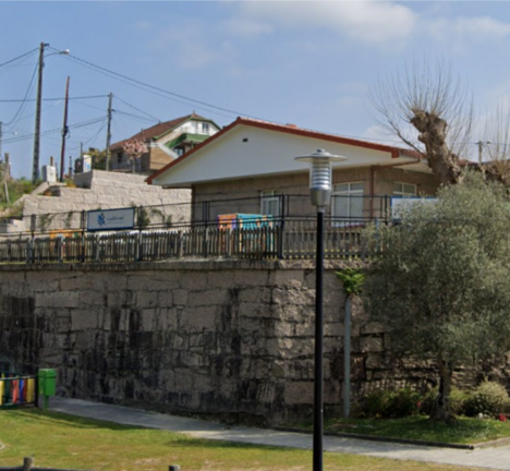 porteli&ntilde;a